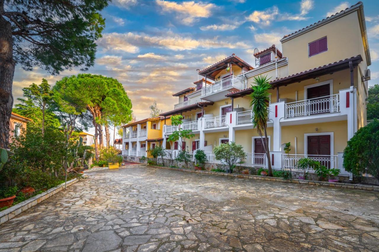 Pyrgaraki And Aparthotel