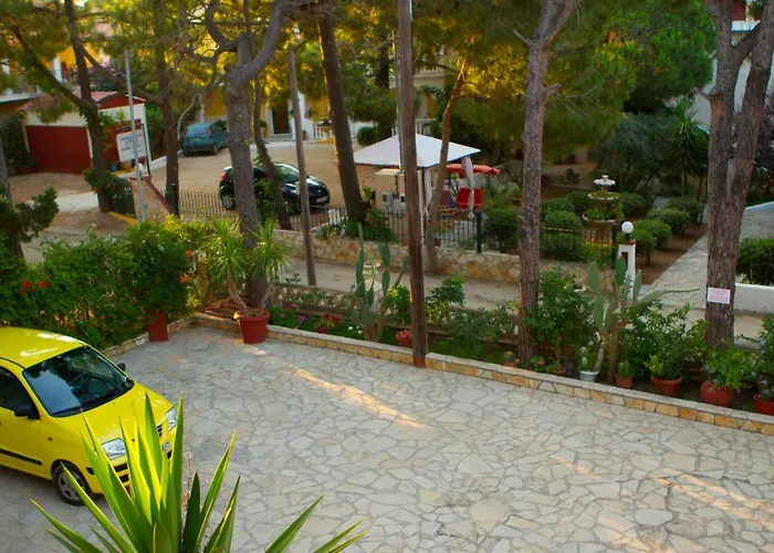 Pyrgaraki Studios And Apartments